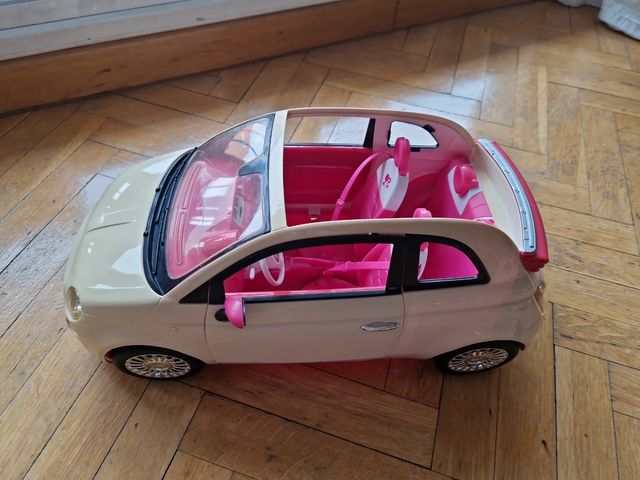 Coche de Barbie rosa y blanco