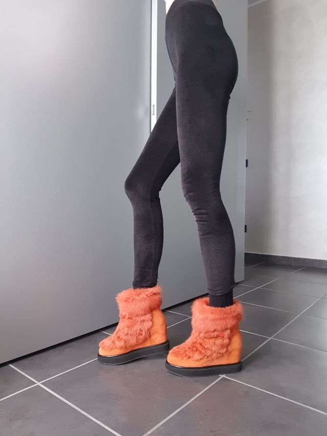 Stivaletti limited edition arancioni rabbit fur