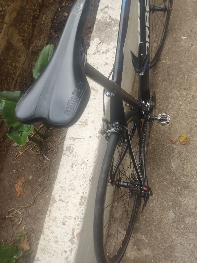 Bicicleta Orbea Avant Negra