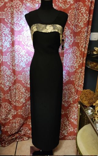 Mono Negro con Detalles Dorados Talla 44