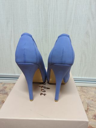 Zapatos de tacón azul indigo