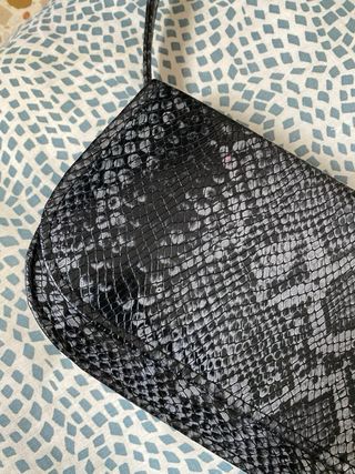 Bolso de estampado serpiente