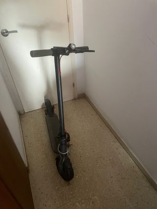Patinete eléctrico plegable rueda pinchada 33km