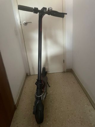 Patinete eléctrico plegable rueda pinchada 33km