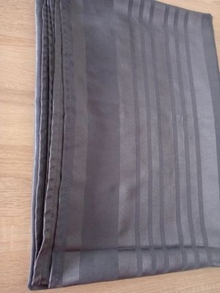 Toalha de mesa cinza 2m x 1.40m