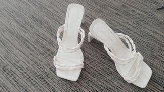Sandalias tacón blancas trenzadas