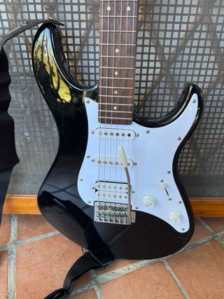Chitarra Elettrica Yamaha Nera