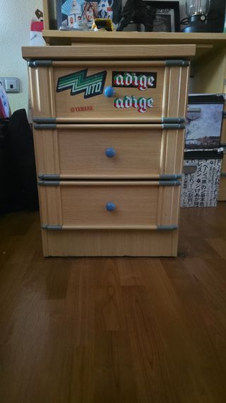 Mesita de noche 3 cajones madera