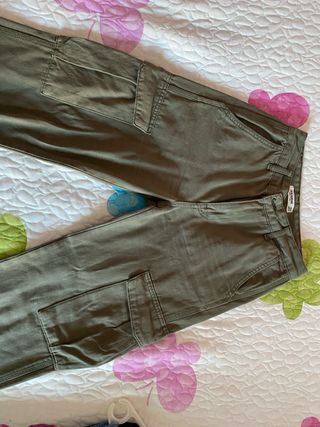Pantalones cargo Pull&Bear verde militar talla Xs