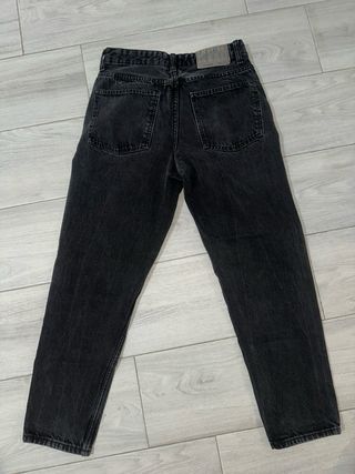 Vaqueros Bershka negros talla 38 