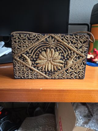 Cartera joya ceremonia terciopelo negro bordado or