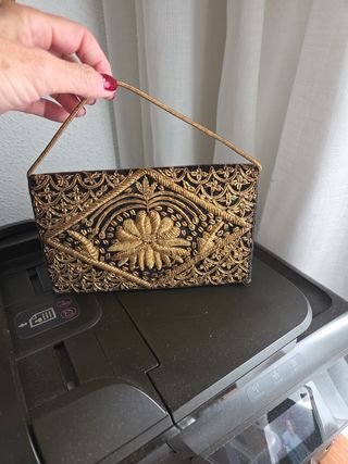 Cartera joya ceremonia terciopelo negro bordado or