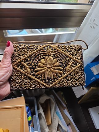 Cartera joya ceremonia terciopelo negro bordado or