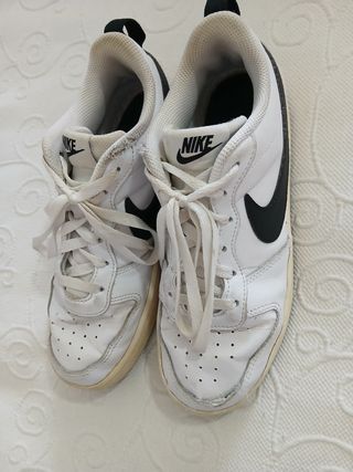 Tenis Nike Blancos y Negros