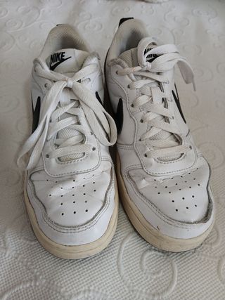 Tenis Nike Blancos y Negros