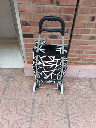 Carro de compra con ruedas