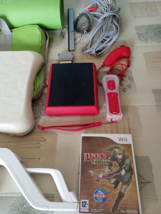 Consola Nintendo Wii Mini + Juegos y Accesorios