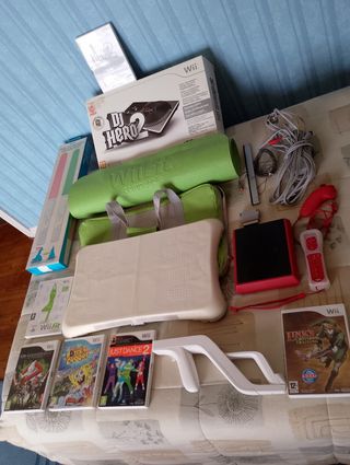Consola Nintendo Wii Mini + Juegos y Accesorios