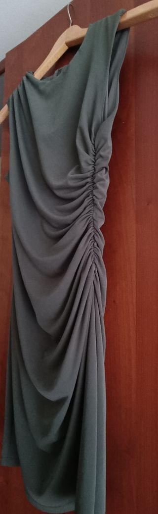 Vestido Zara fruncido verde militar Talla S