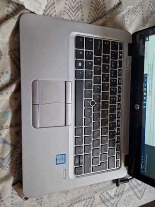 Portátil HP i7 Táctil 