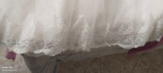 2 Vestidos de comunión blancos con detalles.