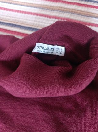 Jersey burdeos punto fino.Stradivarius.tallaS