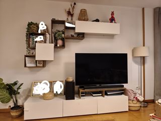 Mueble moderno TV con estantes a conjunto.