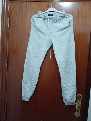 Pantalón deportivo Bershka gris
