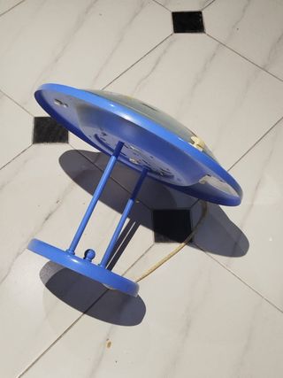 Lámpara infantil azul y blanca