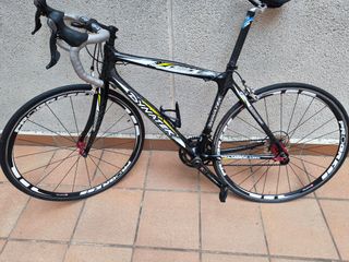 Bicicleta carretera DYNATEK Full Carbon.