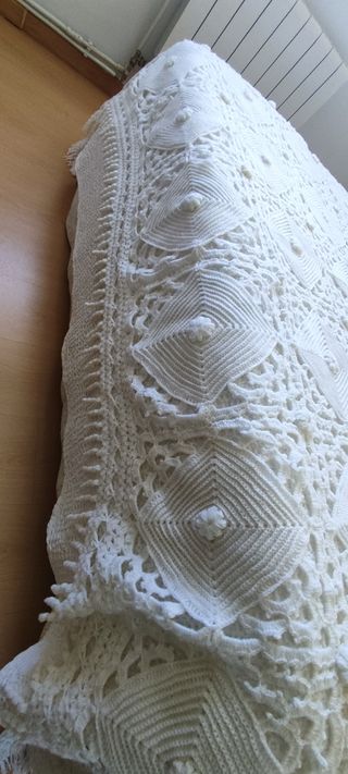 Colcha de lana tejida a mano