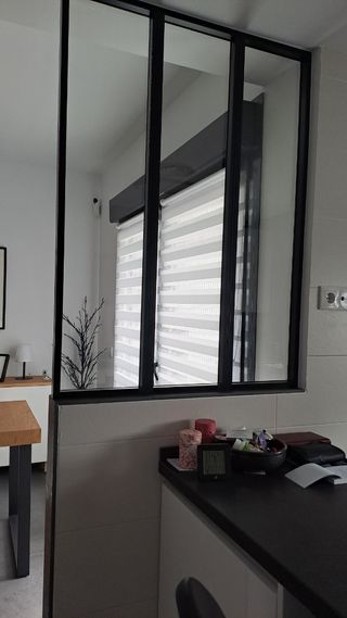 Vidriera cristal y aluminio negro