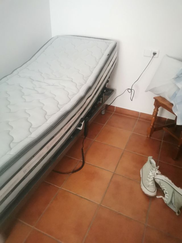Cama Articulada con motor y colchón de 75x190 cm