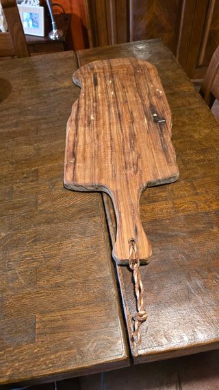 Tagliere in legno fatto a mano