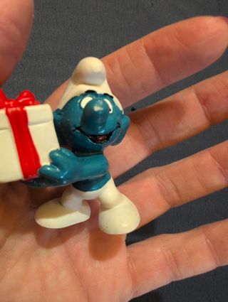 Pitufo con regalo