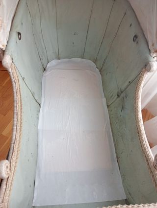 Cochecito antiguo de bebé 1900-20