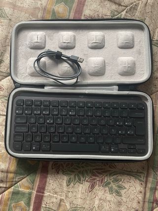 Teclado Logitech MX Keys Mini + Funda