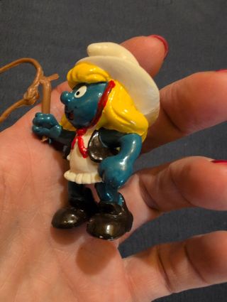 Pitufina vaquera con lazo