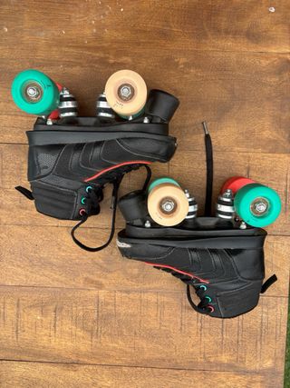 Patines de 4 ruedas negros