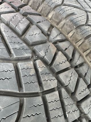 Michelin Latitude Cross 215/70R16 Neumáticos