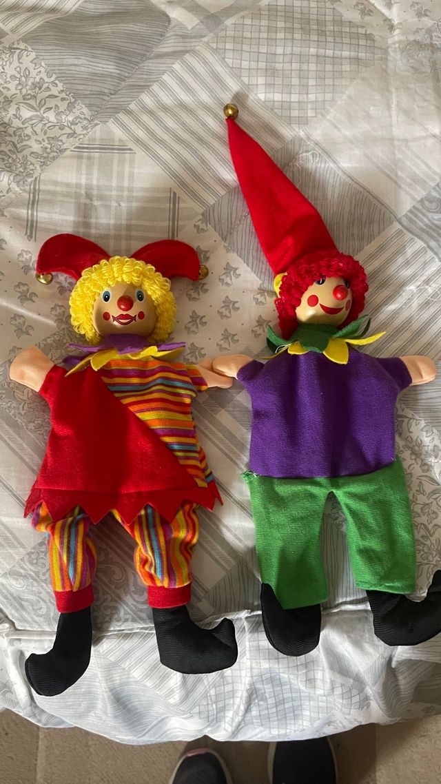 2 Marionetas de payaso de madera y tela