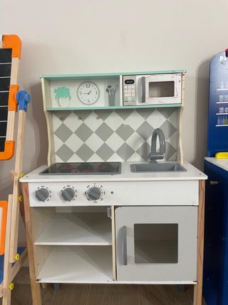 Cocinita de madera para niños