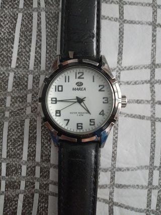 Reloj Marea Negro y Plateado