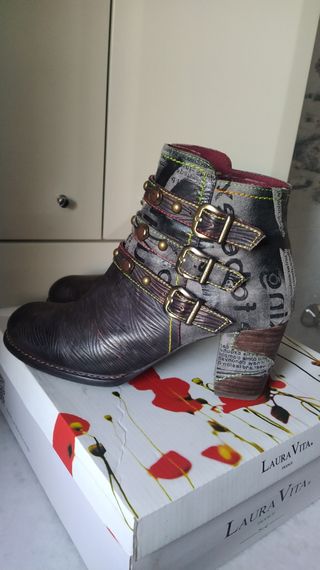 Stivaletti tronchetti Laura Vita tacco medio