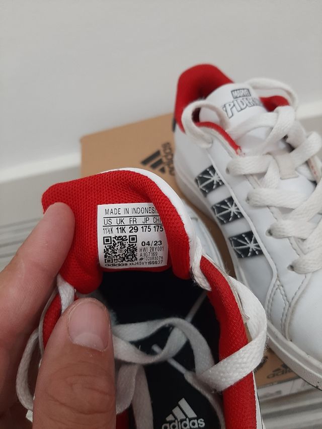 Zapatillas Adidas Marvel Spiderman Talla 29