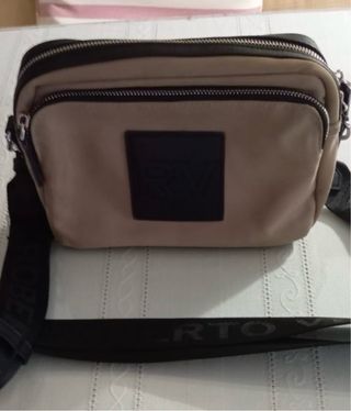 Bolso bandolera Roberto Verino beige y negro