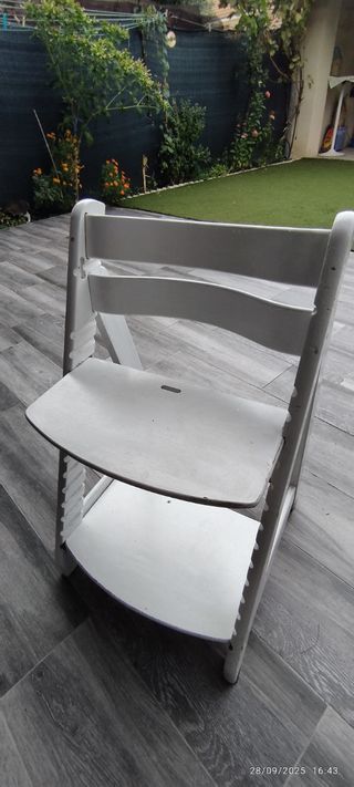 Silla alta para bebé de madera 