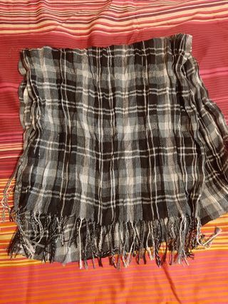 Fulard largo a cuadros gris y blanco