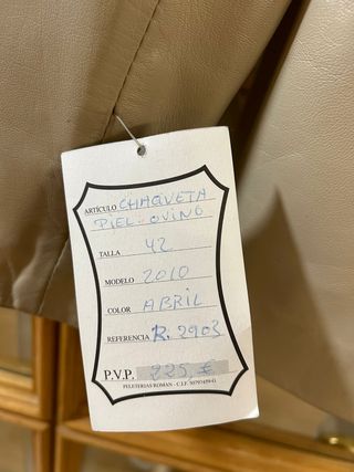 Chaqueta de cuero beige Roman