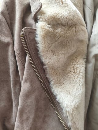 Chaqueta de ante con cuello de pelo